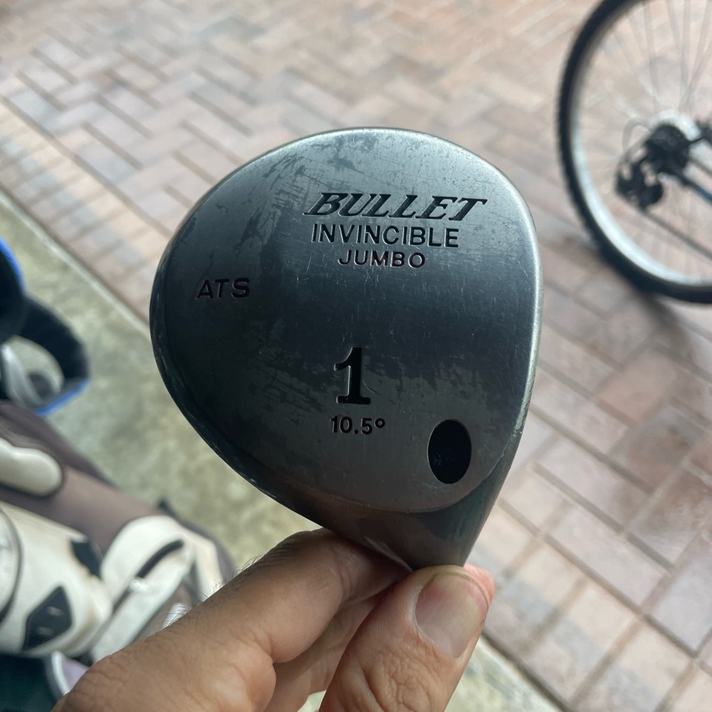 Bullet invincible golf driver 10.5 deg 
In right